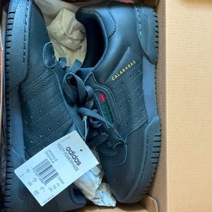YEEZY POWERPHASE CALABASAS